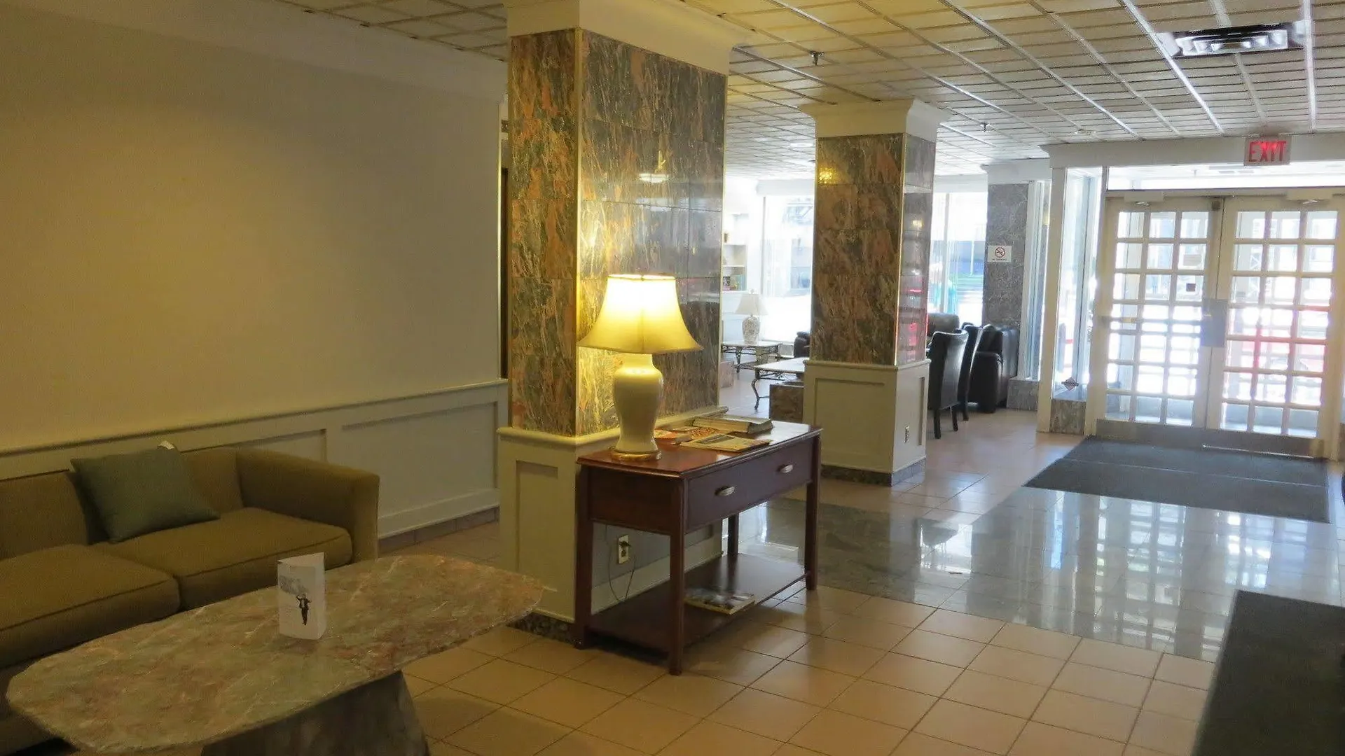 **  Hotel 89 Yorkville トロント カナダ